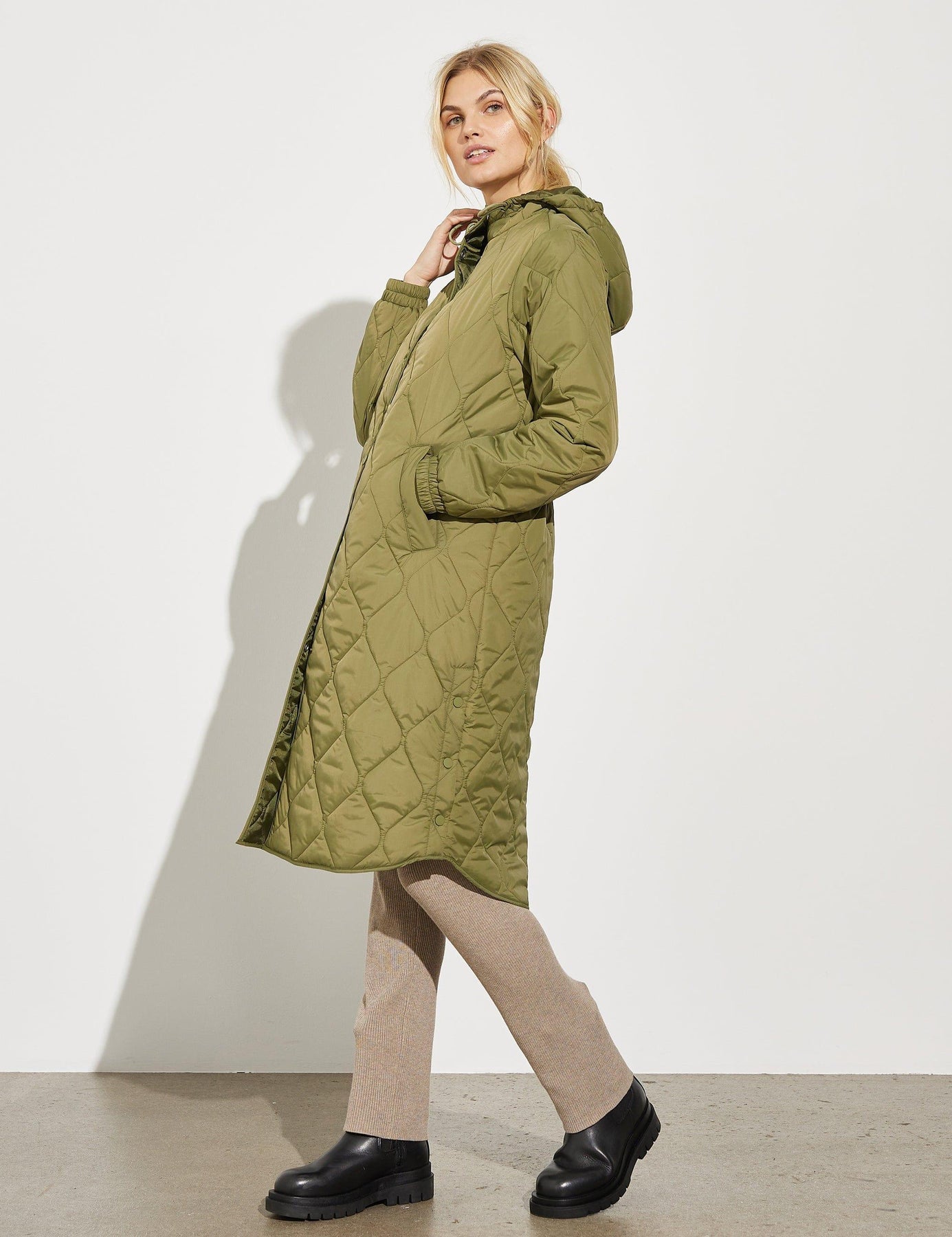 Global Junk jakke i modellen ARROW og grøn – Boutique Dig & Mig